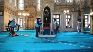 Eyüpsultan Camii, Ramazan öncesi Gül Suyuyla Yıkandı...