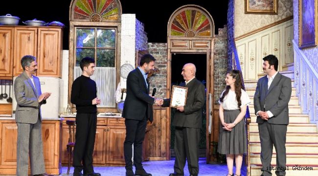 Usta Oyuncu Şener Şen, Beşiktaş’ta İkinci Kez Seyirciyle Buluştu