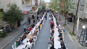 Bakan Soylu, Sarıgöl Mahallesi'ndeki Vatandaşlarla İftarda Buluştu