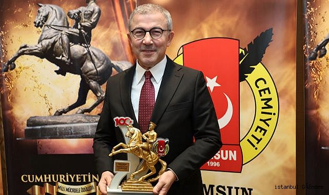 Eyüpsultan'a 2022’nin En Başarılı İlçe Belediye Başkanı Ödülü...
