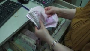 HAFTAYI EURO 20,46 TL, DOLAR 18,81 TL SEYİVEYİNDEN KAPATTI