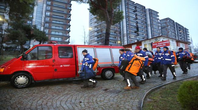ARAMA KURTARMA EKİPLERİ, DEPREM BÖLGESİNE DOĞRU YOLA ÇIKTI