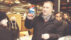 BEYLİKDÜZÜ BELEDİYESİ’NİN YARDIM KAMPANYASINA KUMBARASINI YOLLADI