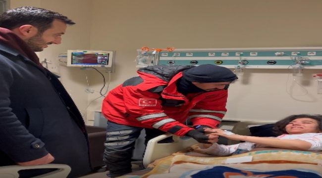 ENKAZ ALTINDAN ÇIKARILAN İLAYDA, BAĞCILARLI KAHRAMANLARIYLA BULUŞTU
