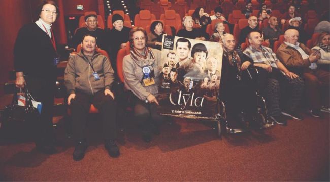 HUZUREVİ SAKİNLERİ ‘AYLA’YI İZLEDİ