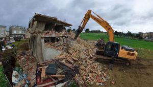 24 kaçak yapı daha belediye ekipleri tarafından yıkıldı