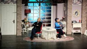 50 YETİŞKİN, HAYATLARINDA İLK KEZ TİYATRO İZLEDİLER