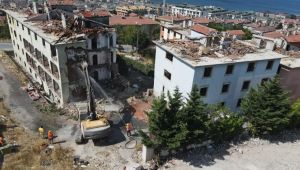 Deprem riski taşıyan 130 daire kentsel dönüşüm kapsamında yıkıldı
