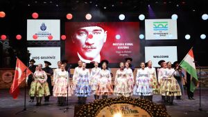 Macar dansçılardan binlerce Türk’ü ayakta alkışlatan sürpriz