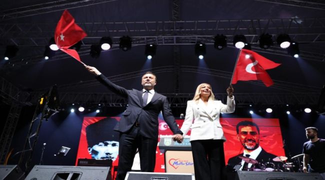SİLİVRİ’DE CUMHURİYET COŞKUSU KIRAÇ KONSERİYLE DEVAM ETTİ