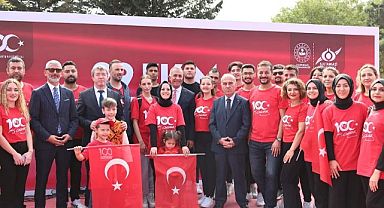 Sultangazi Belediye Başkanı Av. Abdurrahman Dursun'un ev sahipliğinde Cumhuriyetin 100. Yılı coşkuyla kutlandı...