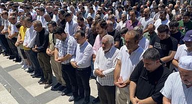 Şehit lider Haniyye için yurdun dört bir yanında gıyabi cenaze namazı kılındı...