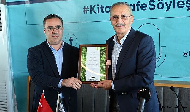 GAZETECİ VE YAZAR SAYGI ÖZTÜRK BEŞİKTAŞ BELTAŞ KİTAP KAFE'DE OKURLARIYLA BİR ARAYA GELDİ...