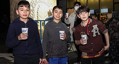 Sultangazi Belediyesi’nden Hastane Önünde Her Akşam Sıcak Çorba İkramı...