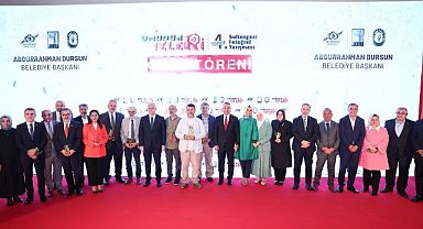 Sultangazi’de “Umudun İzleri”nde Ödüller Sahiplerini Buldu...