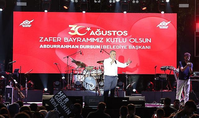 Sultangazi’de Oğuzhan Koç Konseri ile 30 Ağustos Zafer Bayramı Coşkusu...