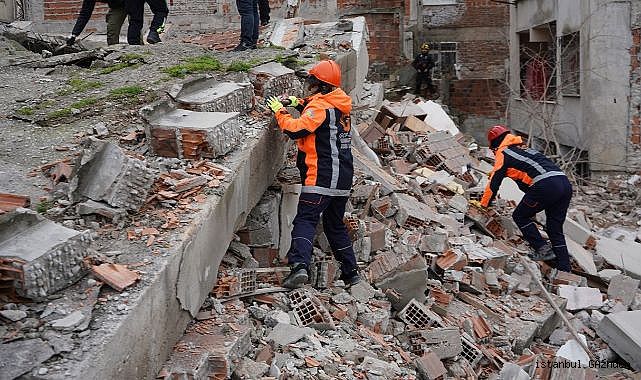GAZİOSMANPAŞA BELEDİYESİ ARAMA KURTARMA EKİBİ HER AN GÖREVE HAZIR...