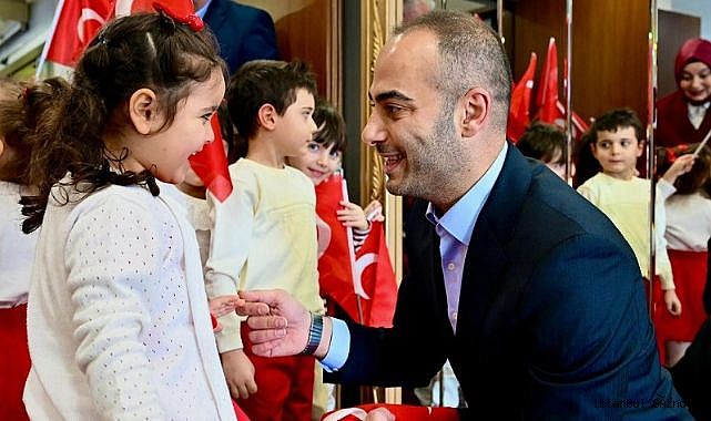 GAZİOSMANPAŞALI MİNİKLERİN GURURLANDIRAN BAYRAK SEVGİSİ...