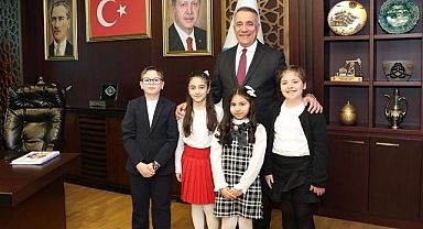 Başkan Dursun, 23 Nisan Ulusal Egemenlik ve Çocuk Bayramı Kutlama Mesajı Yayınladı...