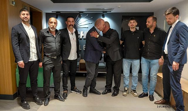 CHP İstanbul İl Binası’nda Dikkat Çeken Ziyaret...