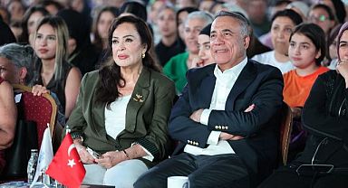 Türkan Şoray, Sultangazililerle Unutulmaz Bir Yaz Akşamında Buluştu...