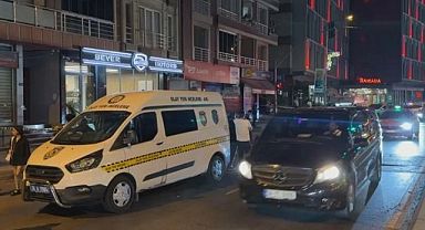 Eyüpsultan'da oto galeri önündeki otobüs durağına silahlı saldırıda ölen Ensar Sever son yolculuğuna uğurlandı...