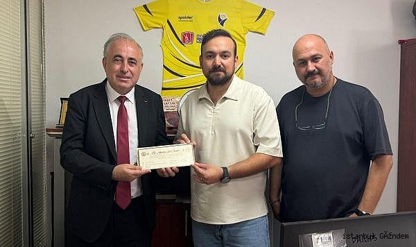Spor Politikaları Derneği Başkanı Hakan Nergis'e 19. Anadolu Spor Ödülleri'nde