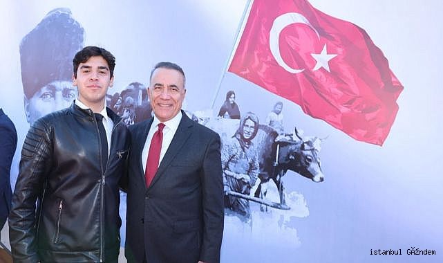 Sultangazi Belediye Başkanı Abdurrahman Dursun, 30 Ağustos Zafer Bayramı dolayısıyla bir mesaj yayınladı...