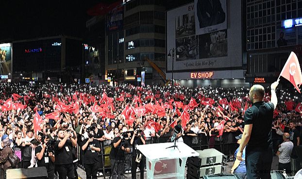 GAZİOSMANPAŞA’DA 200 BİN KİŞİ ZAFER İÇİN TEK SES OLDU, MEYDANLAR İSTİKLÂL MARŞI İLE YANKILANDI...