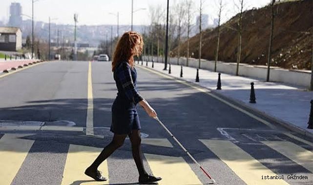 Görme Engelli Zeynep Gürses’i, Sun Express‘in Uçağına Almadılar!..