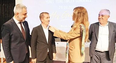 6 CHP'li Meclis Üyesi İstifa Edip AK Parti'ye Katıldı!..