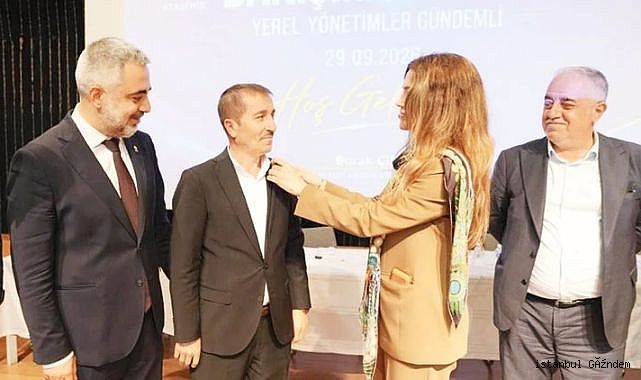 6 CHP'li Meclis Üyesi İstifa Edip AK Parti'ye Katıldı!..