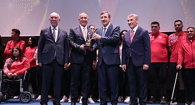 Başkan Dursun’a Spora Destek Ödülü!..