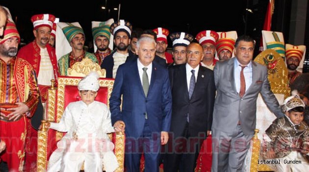 AĞCA AİLESİNİN 'OSMANLI'YI YAŞATAN SÜNNET DÜĞÜNÜ