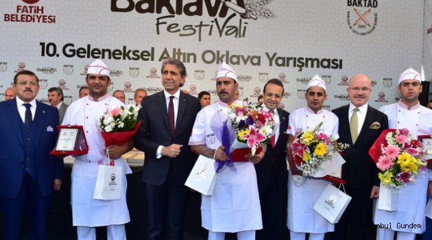 Fatih Baklava Festivalin’ de 2 Ton Baklava Dahıtıldı