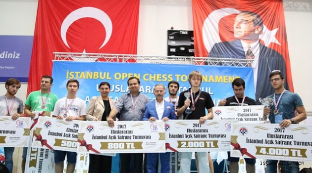 Satranç Turnuvasın’ da Şampiyonlar Ödüllerini Aydıner’ den Aldı